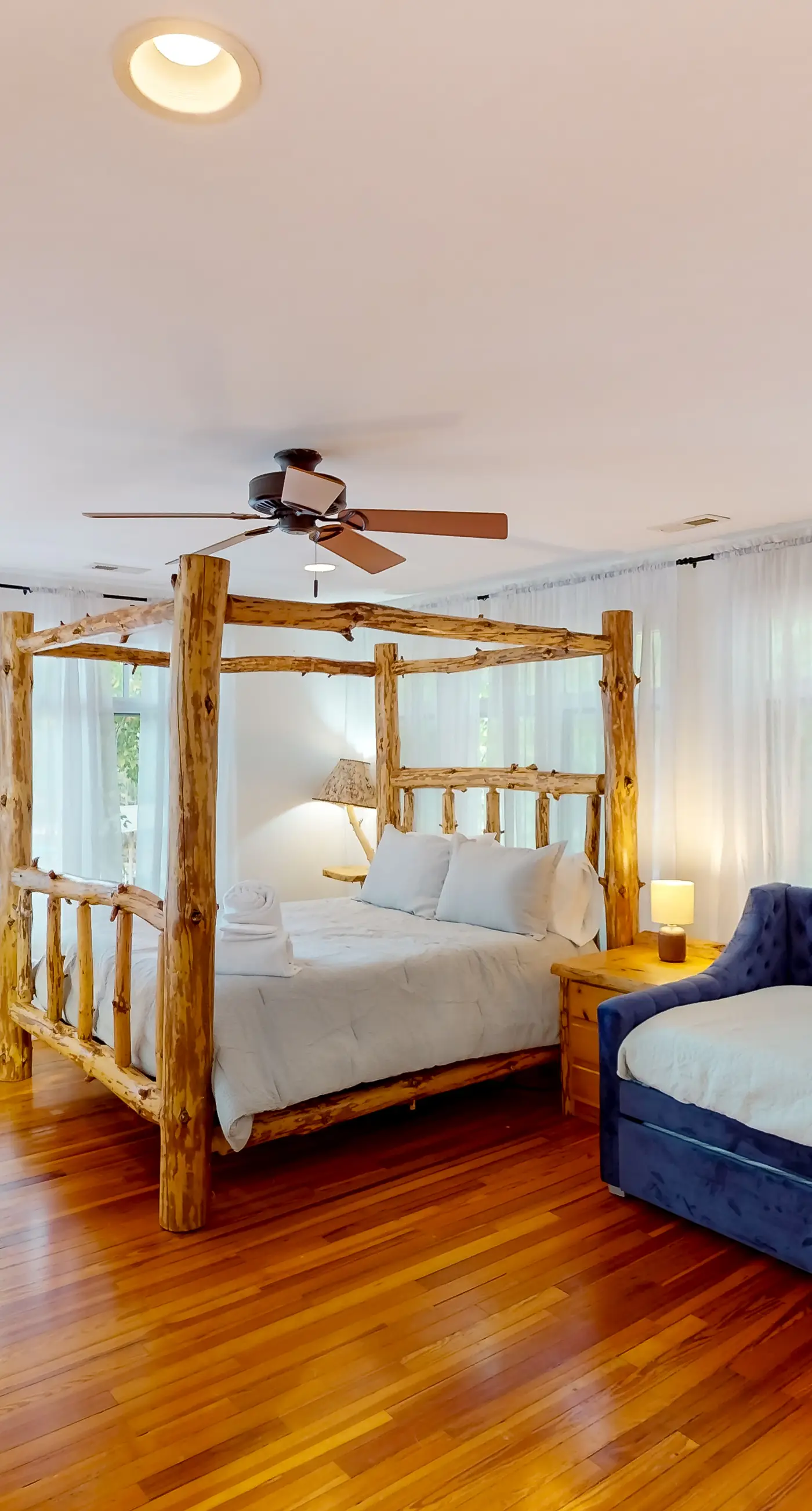 Bears Den at Acorn Dr