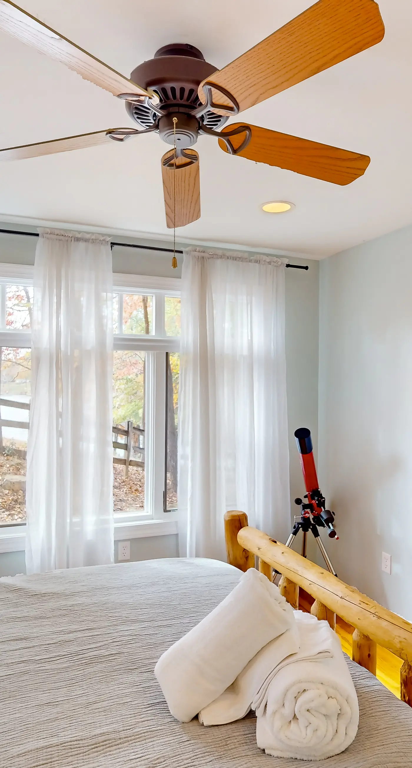 Bears Den at Acorn Dr