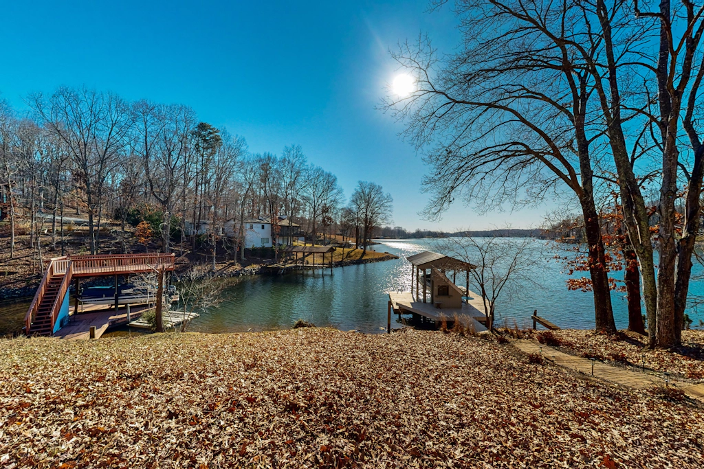 Smith Mountain Bliss