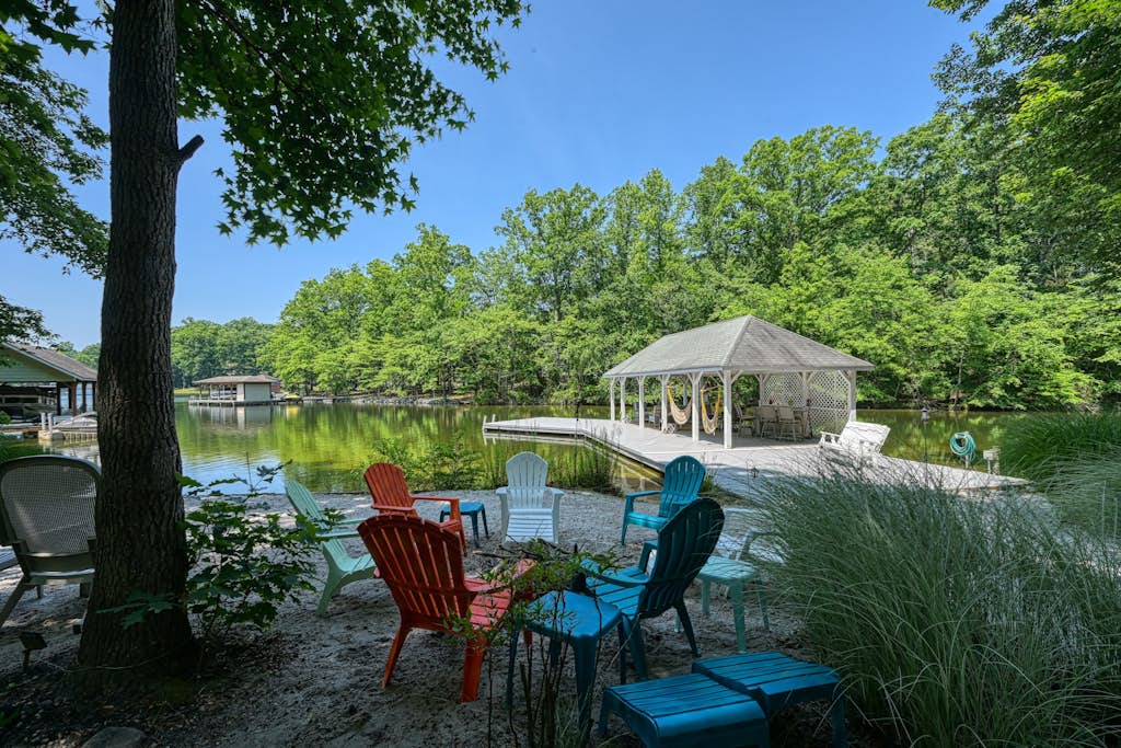 Lakefront oasis with free WiFi, private dock, furnished deck, & paddleboards