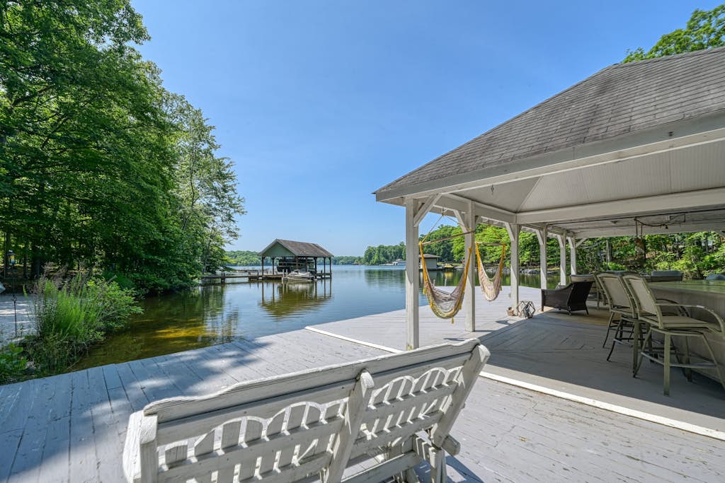 Lakefront oasis with free WiFi, private dock, furnished deck, & paddleboards