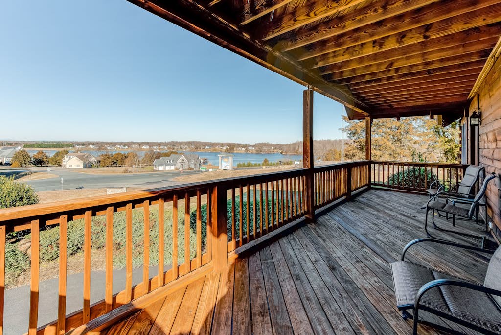 Dog-friendly, lake view cabin w/ furnished decks, Ping-Pong & darts