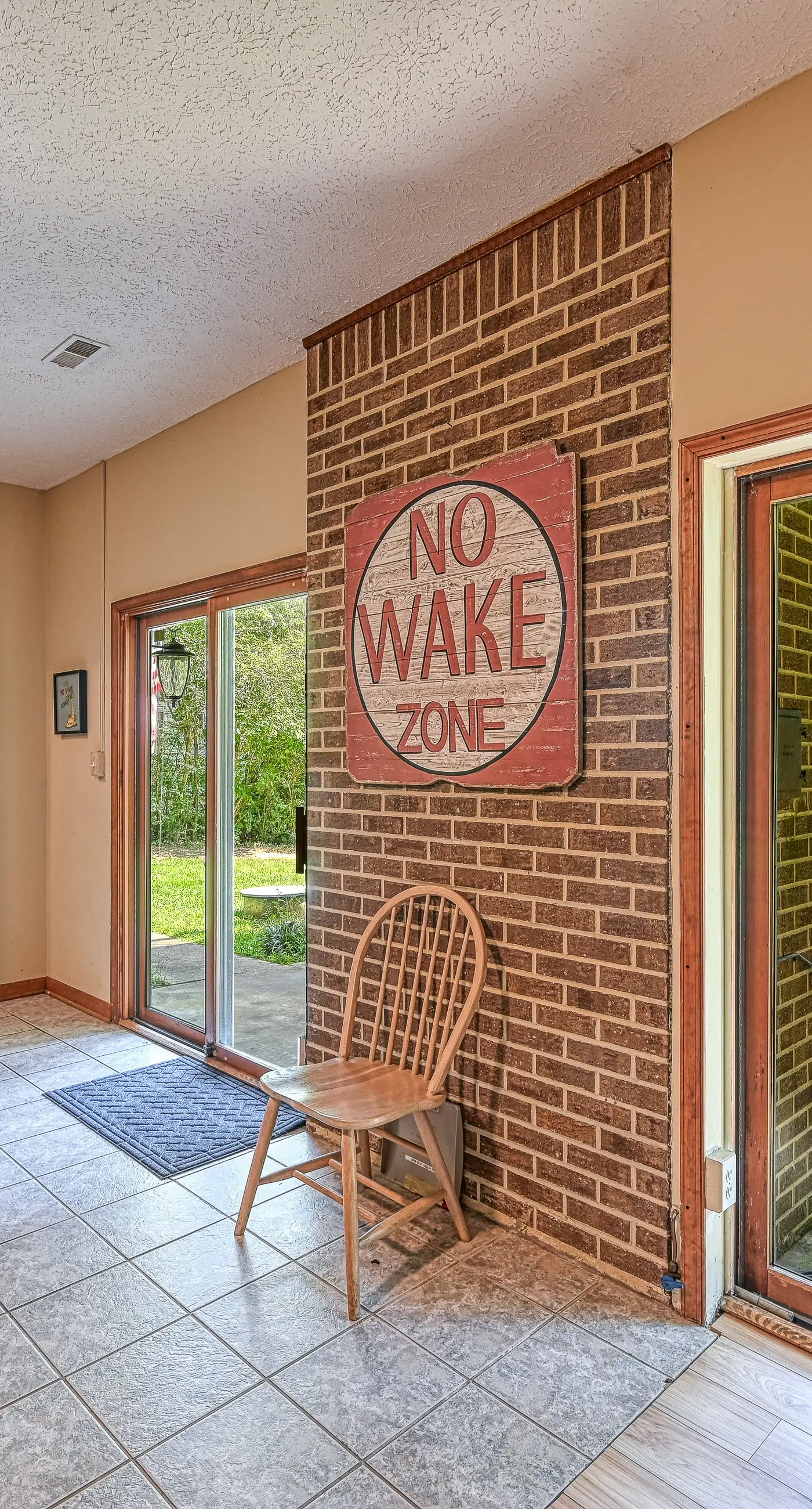 No Wake Zone