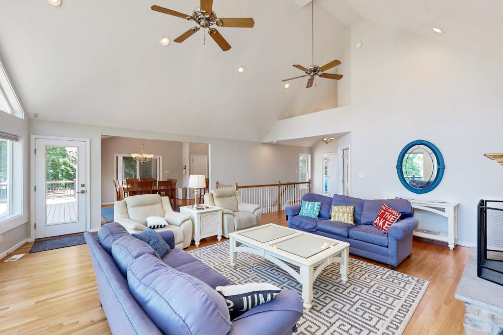 Exquisite dog-friendly home with kayaks, pool table, hot tub, & washer/dryer