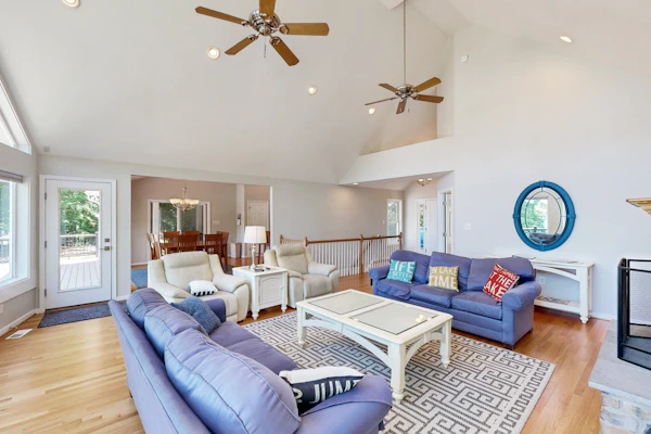 Exquisite dog-friendly home with kayaks, pool table, hot tub, & washer/dryer