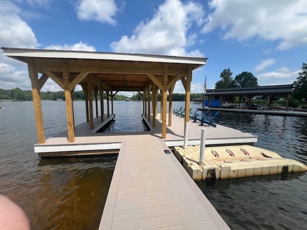 Lakefront retreat with private dock, kayaks, volleyball, firepit, Ping-Pong
