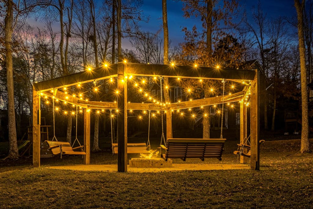 Lakefront Cabin w/ Hot Tub, Boat Dock, WiFi, a Game Room & Firepit - Dogs OK