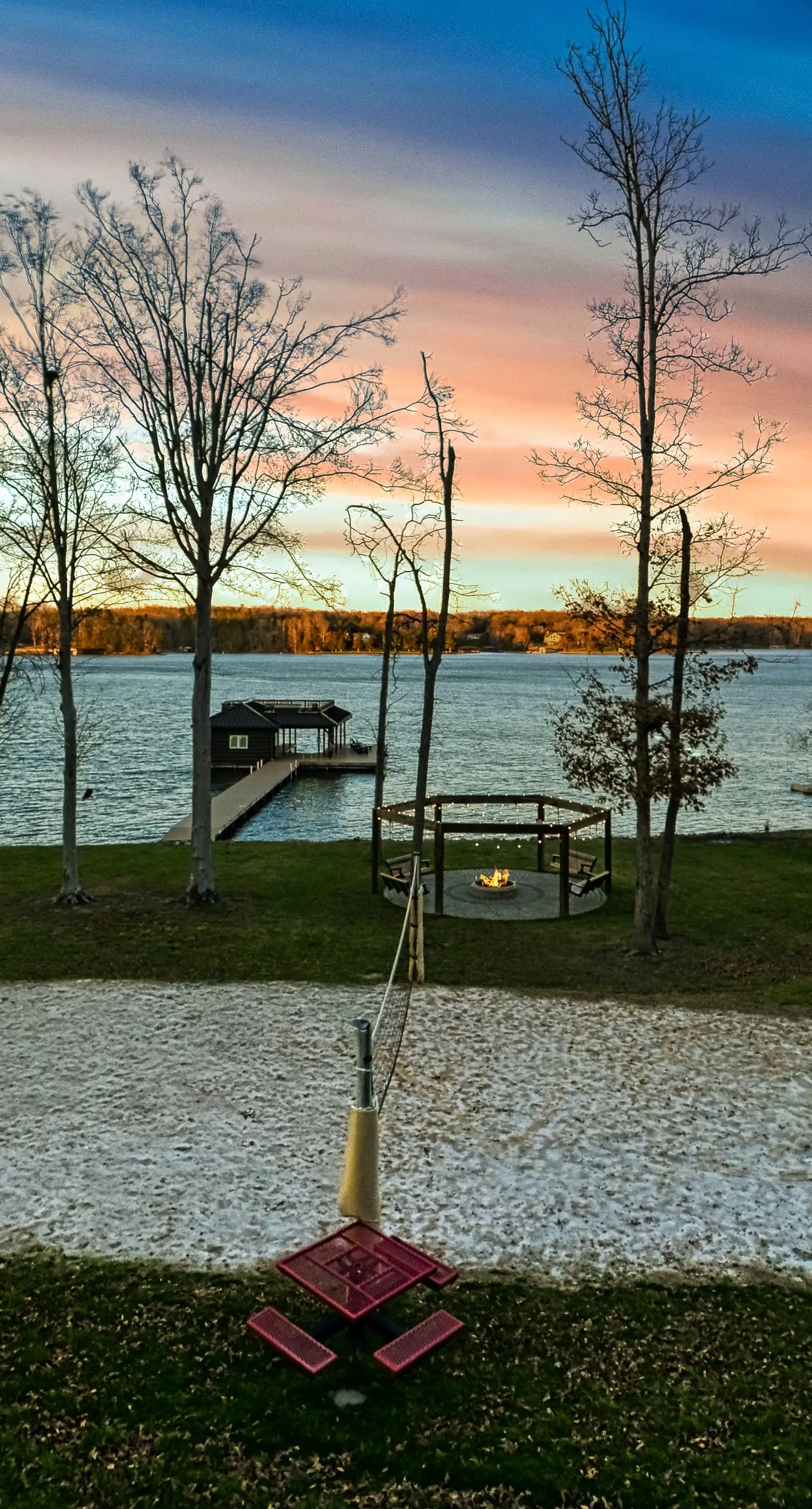Lakefront Loggin' Off