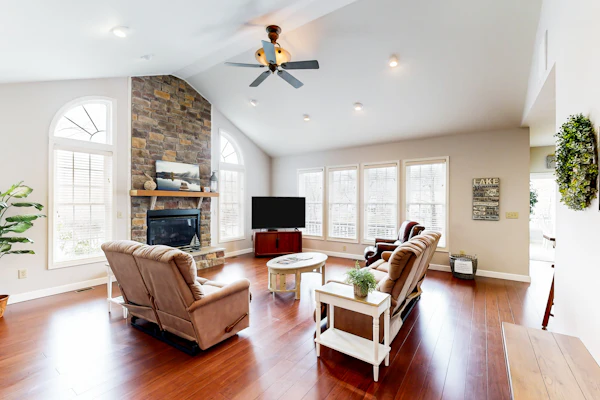 Spacious lakefront home w/ boat dock, fire pit & pool table - dogs OK