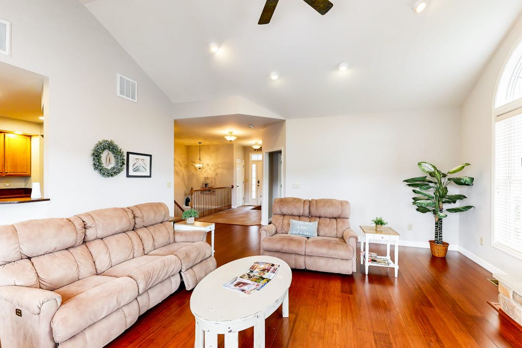 Spacious lakefront home w/ boat dock, fire pit & pool table - dogs OK