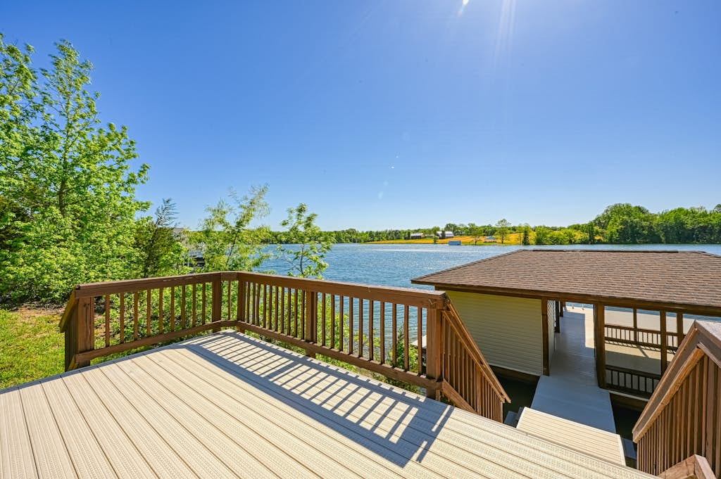 Dog-friendly, lakefront home with private dock, 2 kayaks, decks & game room