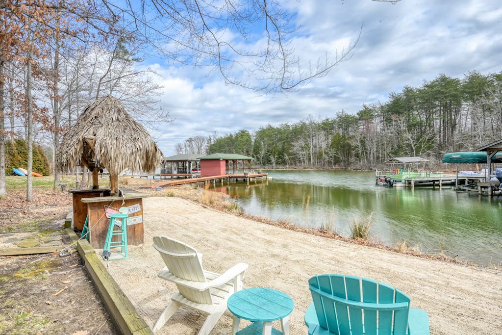 Lakefront home with private hot tub, dock, grill, game room, lake views & kayaks
