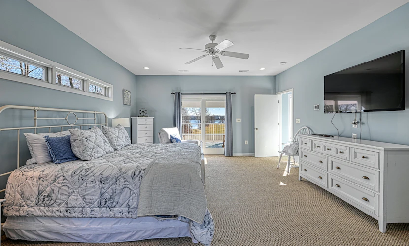 Beautiful Private Lakefront Property with Amenities & Activities Galore!