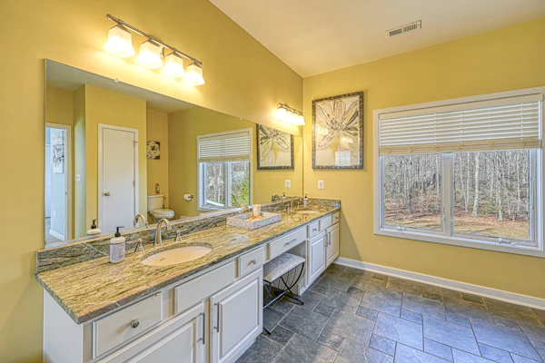 Beautiful Private Lakefront Property with Amenities & Activities Galore!