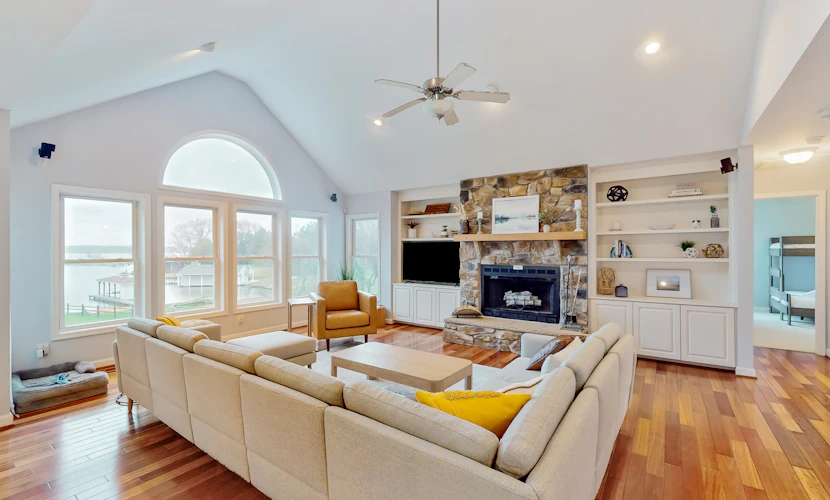 Dog-friendly lake luxury with dry sauna, hot tub, game room