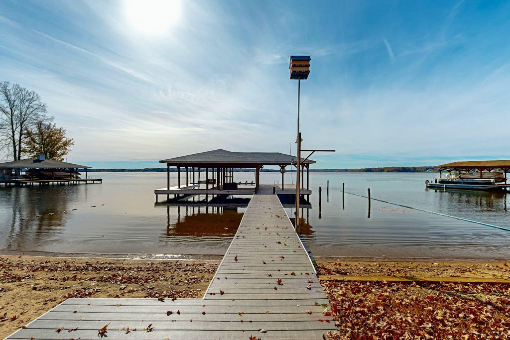 Spacious house with water view, kayaks, foosball table, deck, firepit