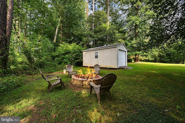 Spacious pet friendly house w/private hot tub, patio, firepit & grill