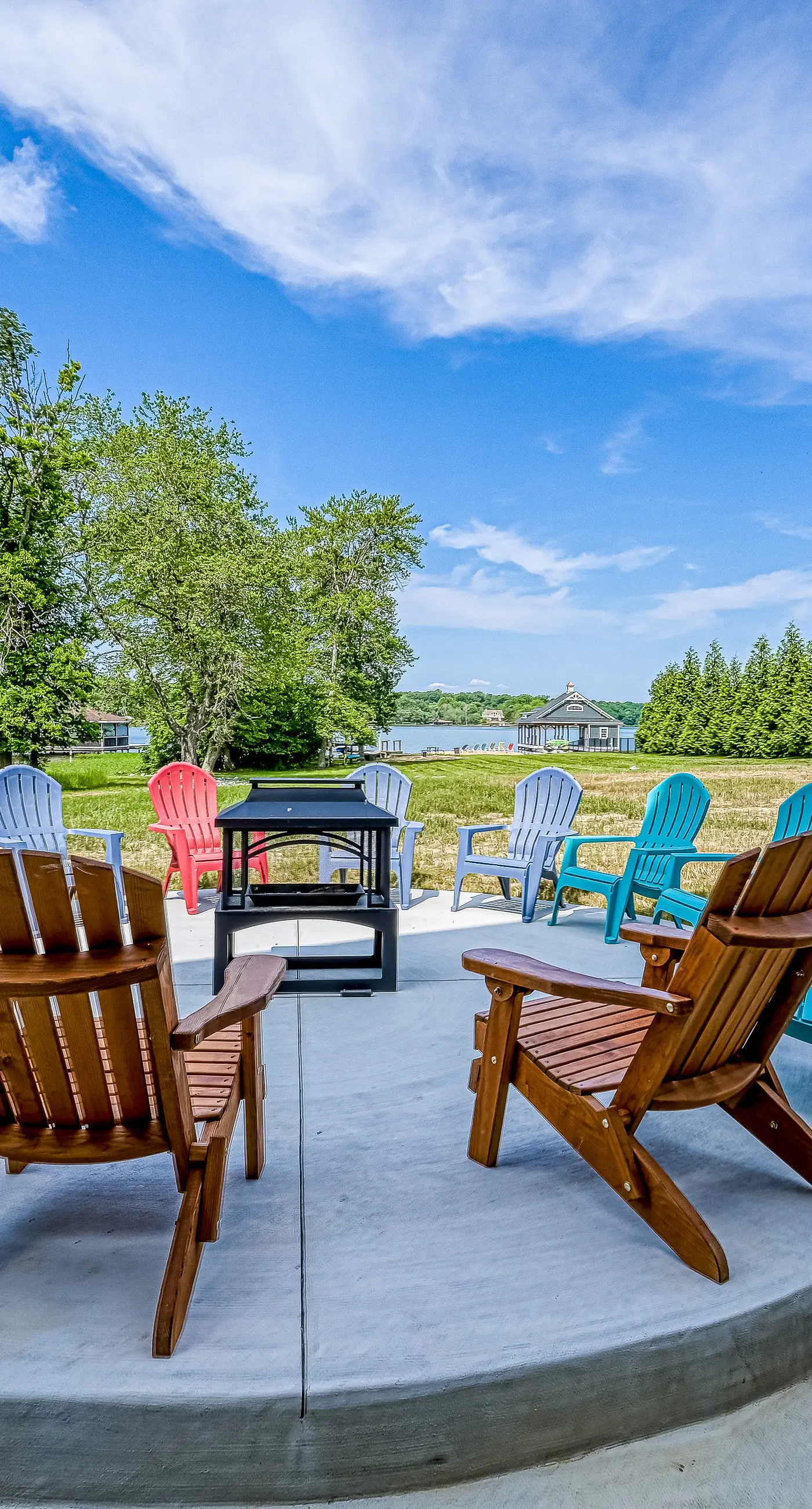 Lazy Lake Escape