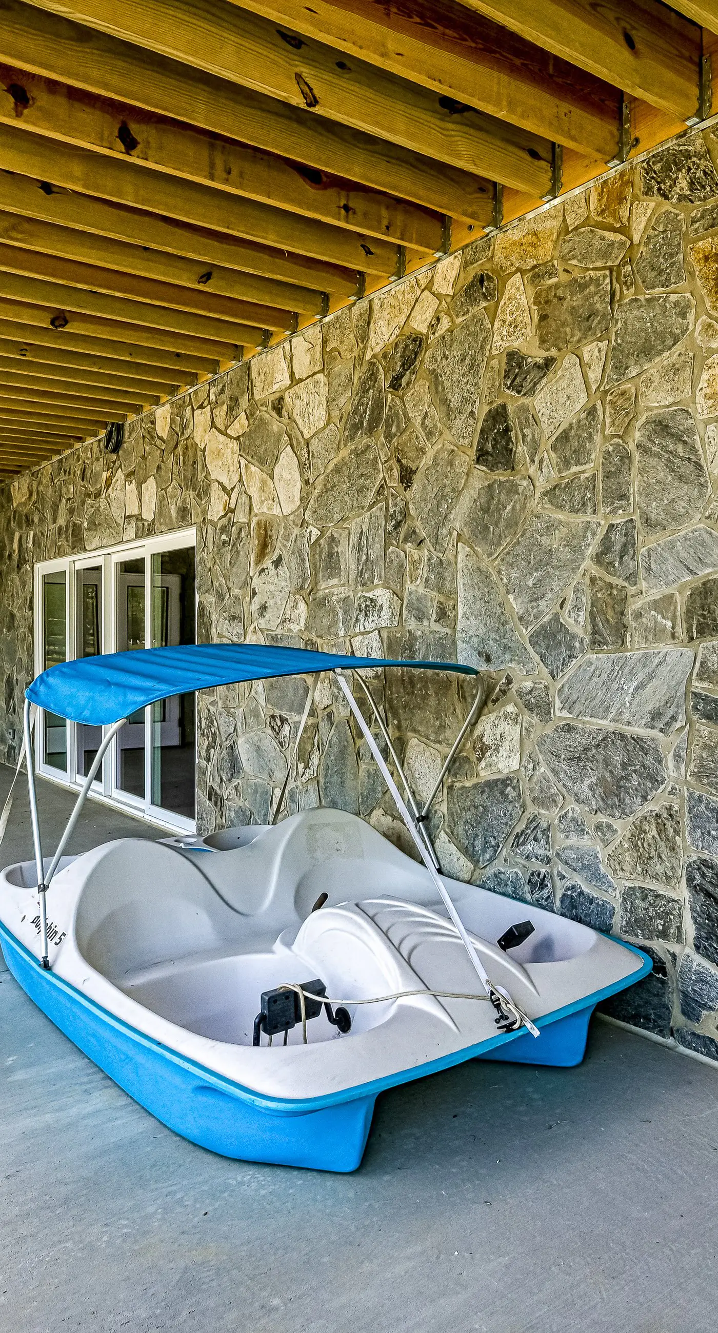 Lazy Lake Escape