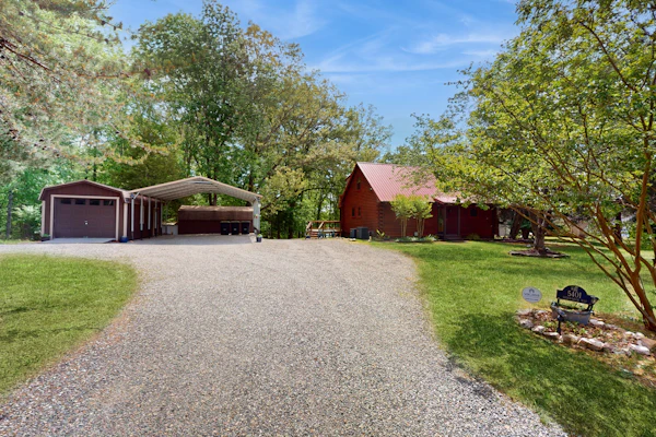 Lakefront house w/waterslide, hot tub, game room, & wood fireplace