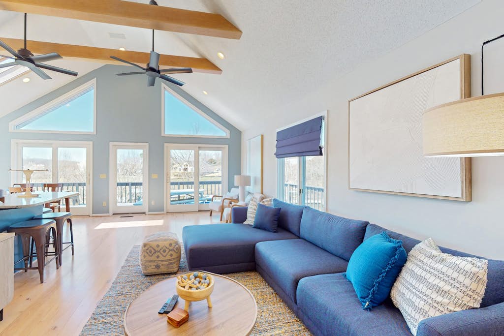 Updated lakefront home & studio with water views, hot tub, dock & game room