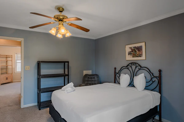 3 Bedroom Beach House! Quick Drive to Beach! 508A Rosemary Lane