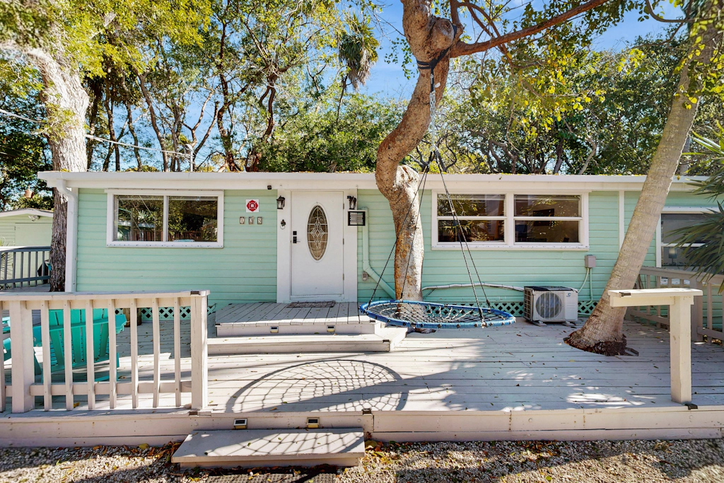 TA42 The Tree Lane Fish Camp