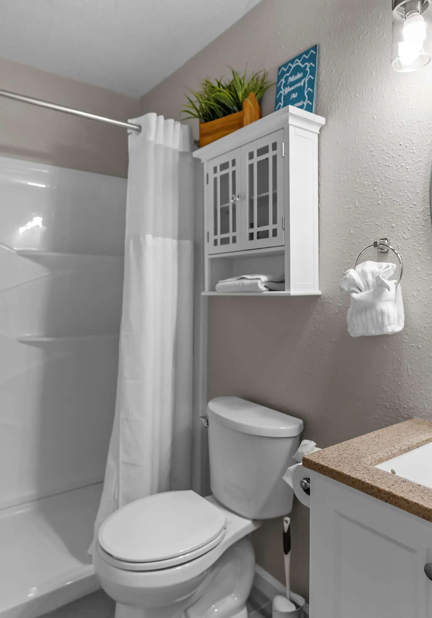 Serene 2BR Condo - POND VIEW - Pointe Royale