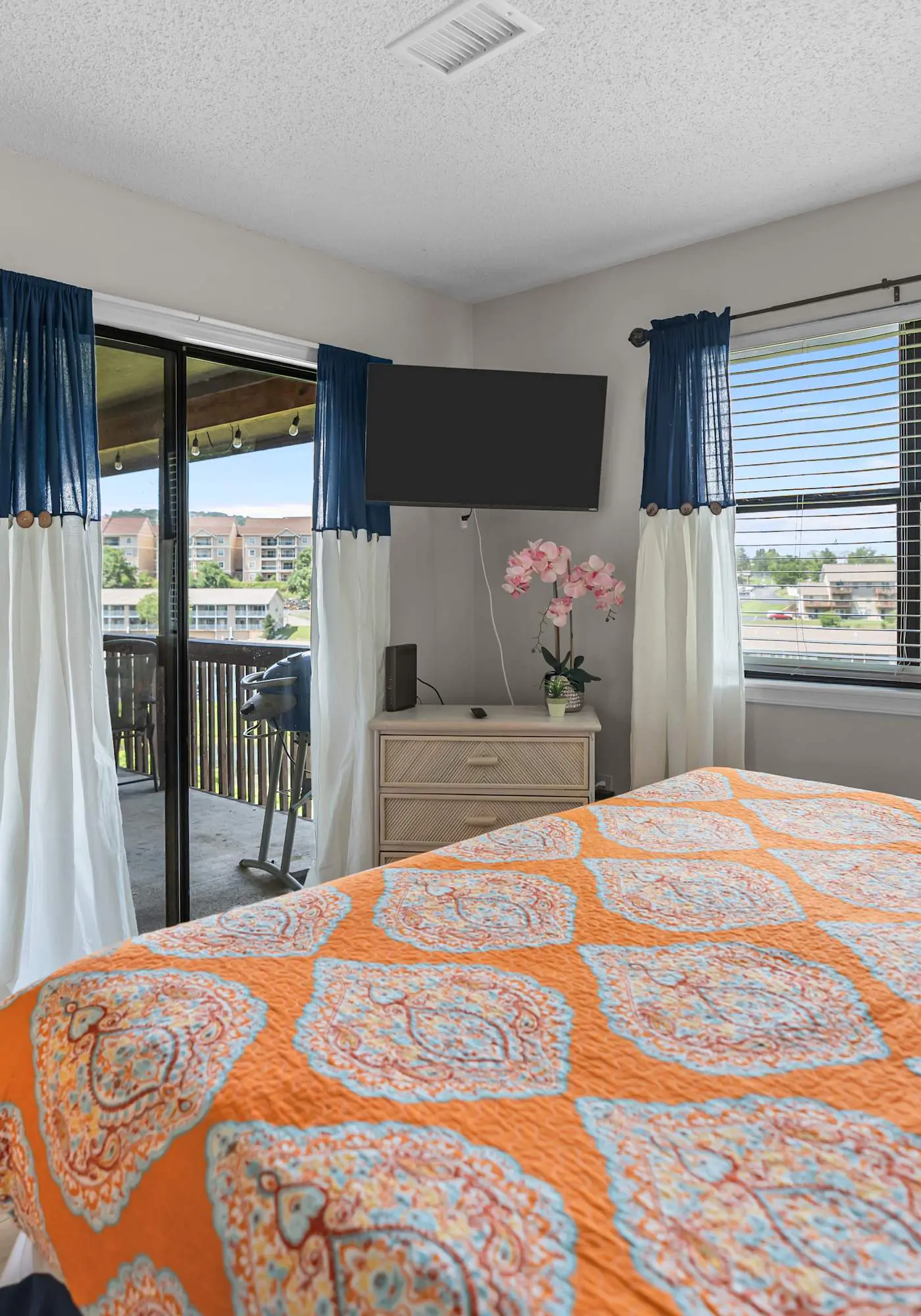 Serene 2BR Condo - POND VIEW - Pointe Royale