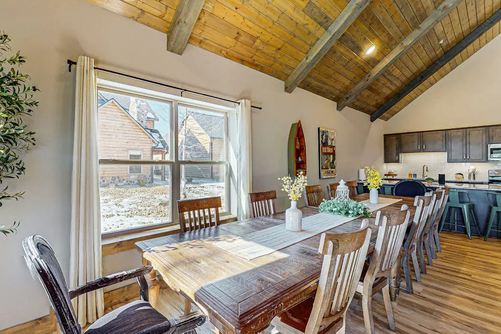 Cozy Cove Lodge