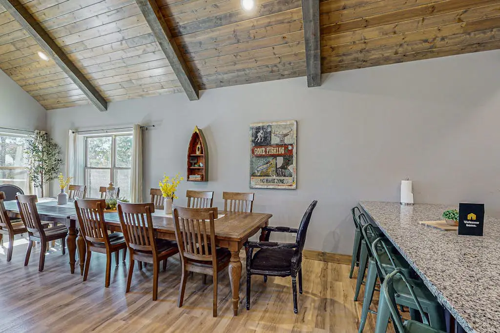 Cozy Cove Lodge