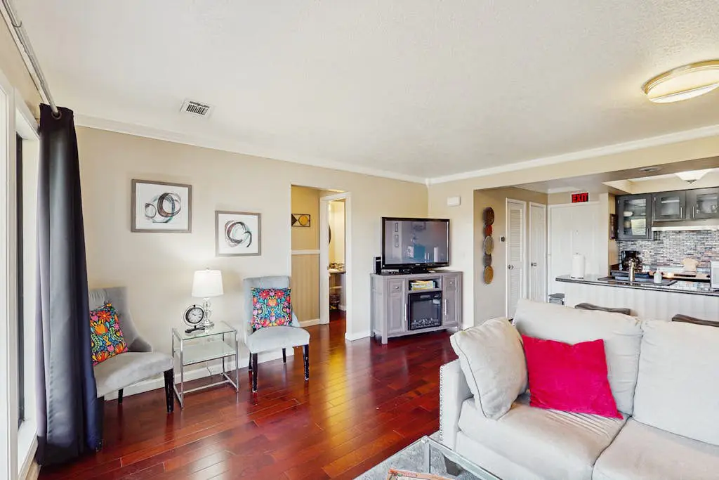 Check's Cozy Condo