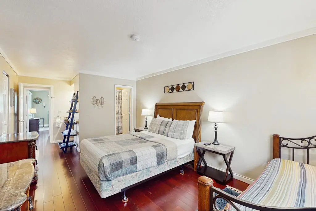 Check's Cozy Condo