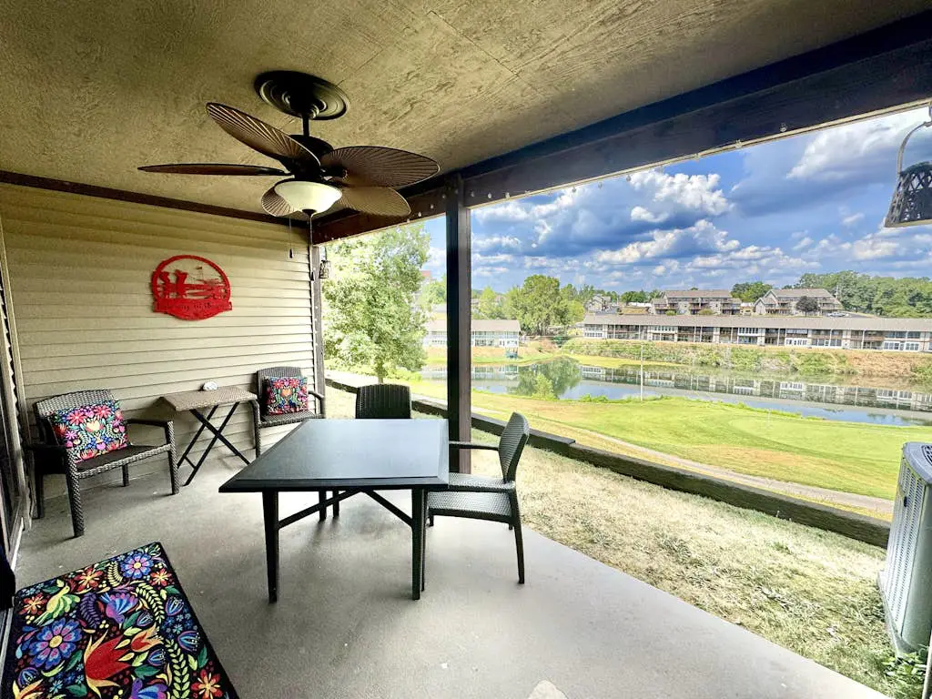 Check's Cozy Condo