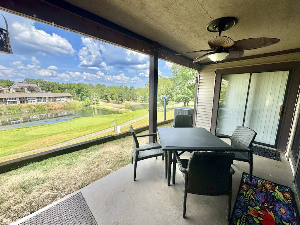 Check's Cozy Condo
