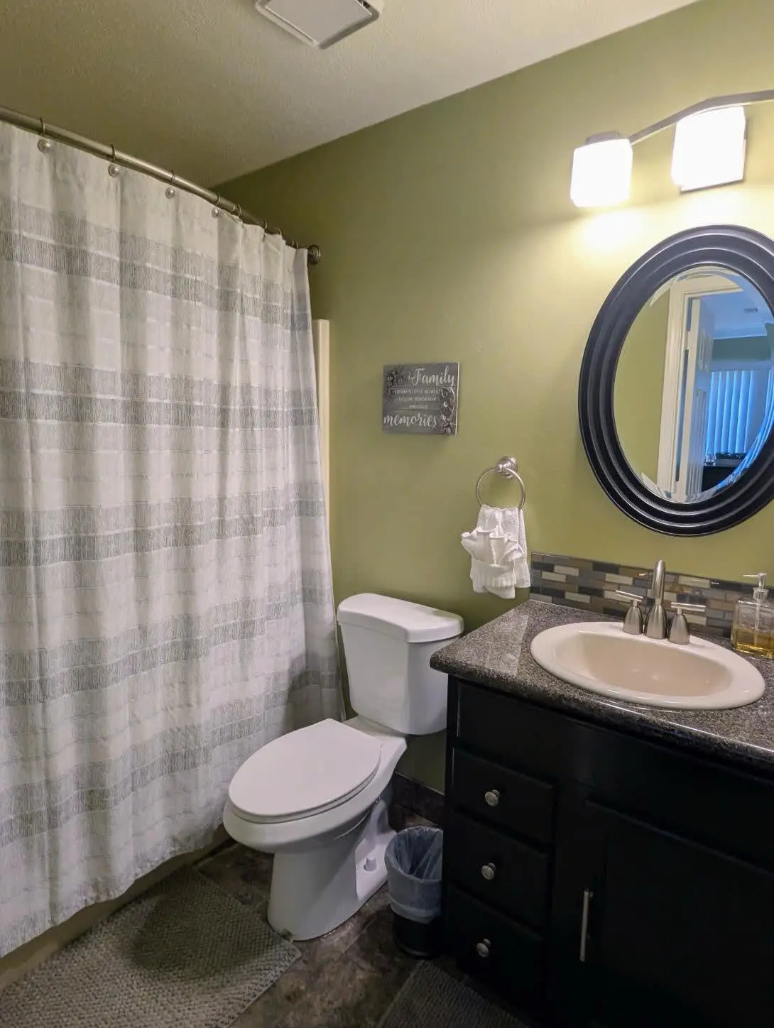 Check's Cozy Condo
