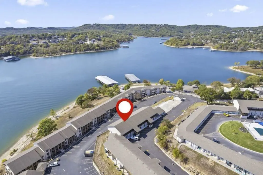 The Lookout at Kimberling Crossing