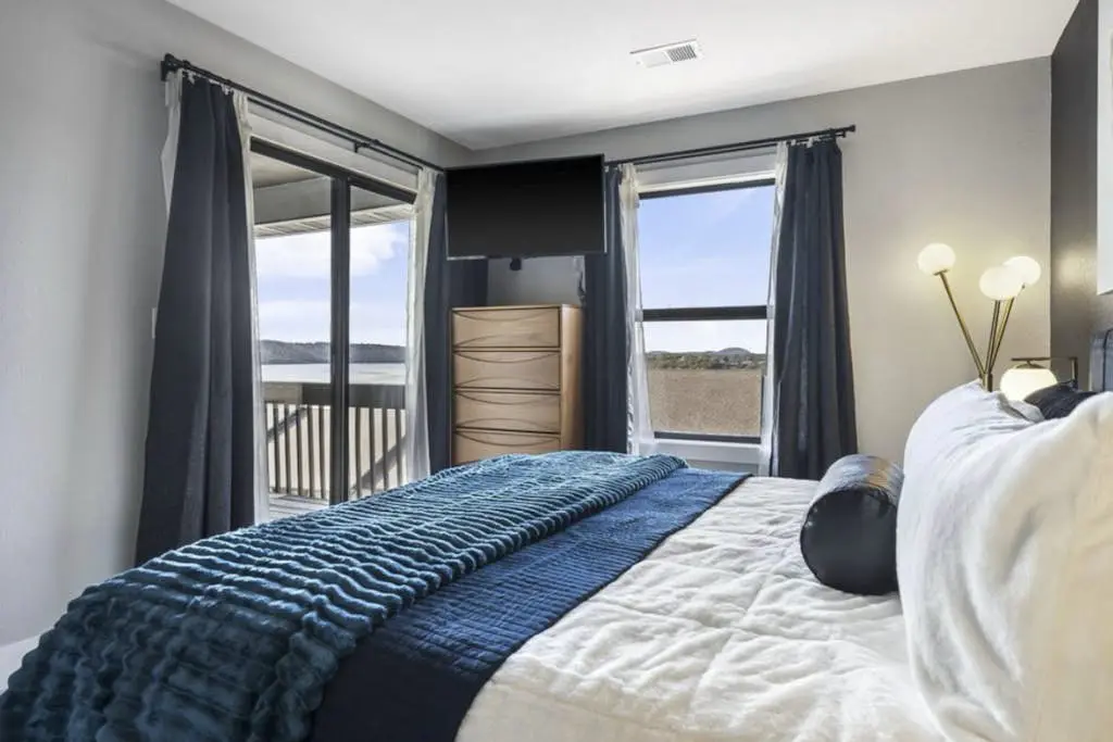 The Lookout at Kimberling Crossing