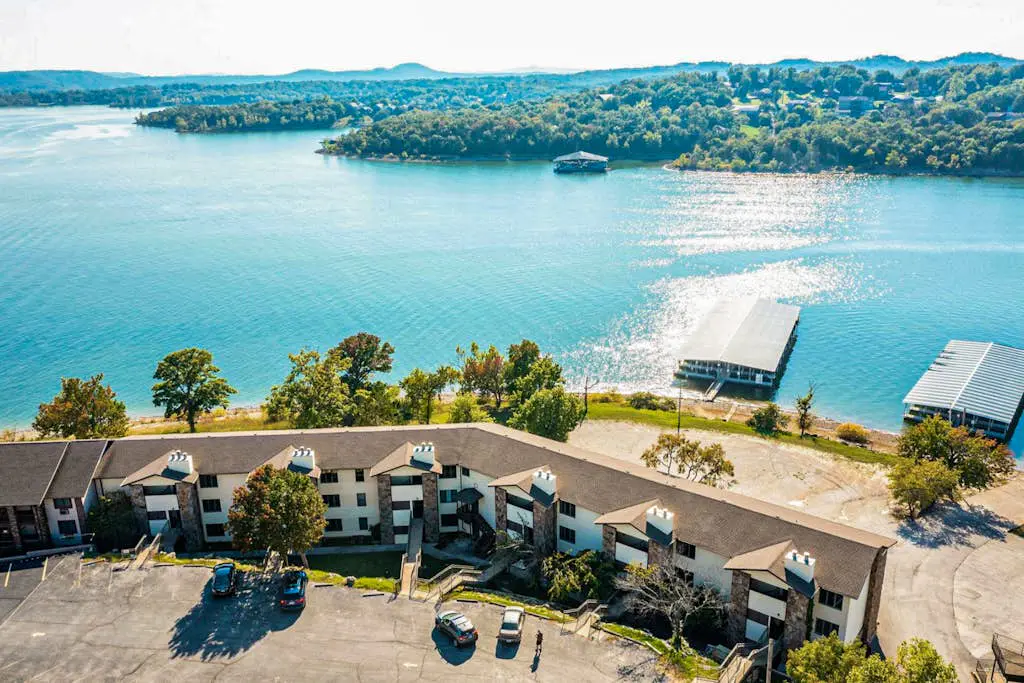 Lakeside Serenity at Kimberling Crossing