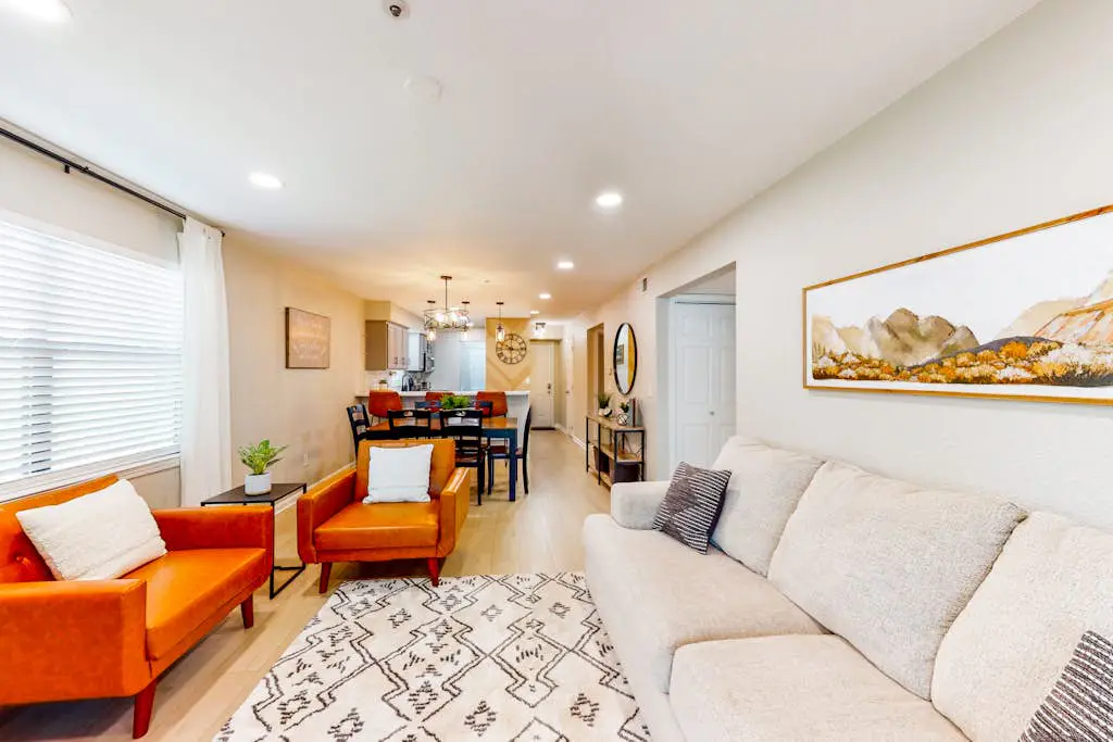 Paradise Pointe Royale