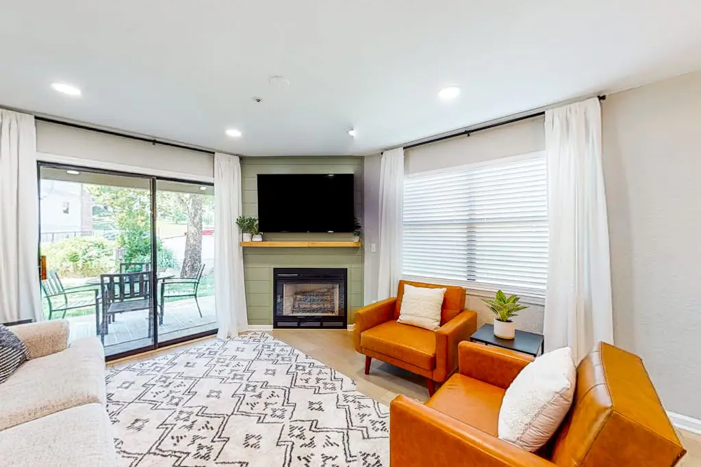 Paradise Pointe Royale