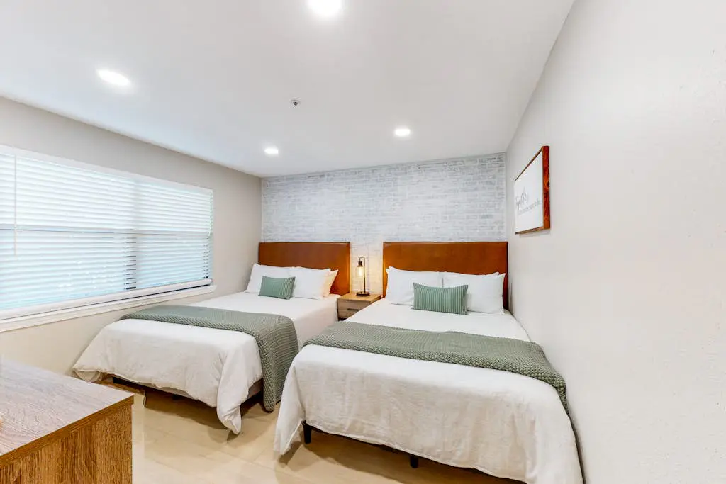 Paradise Pointe Royale