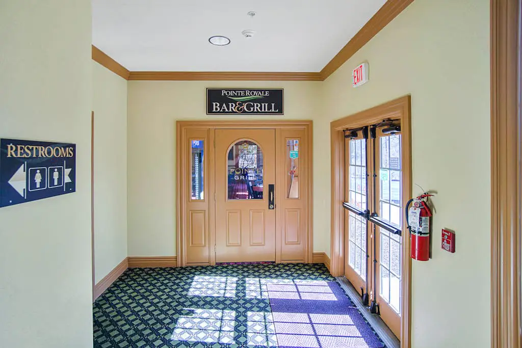 Paradise Pointe Royale