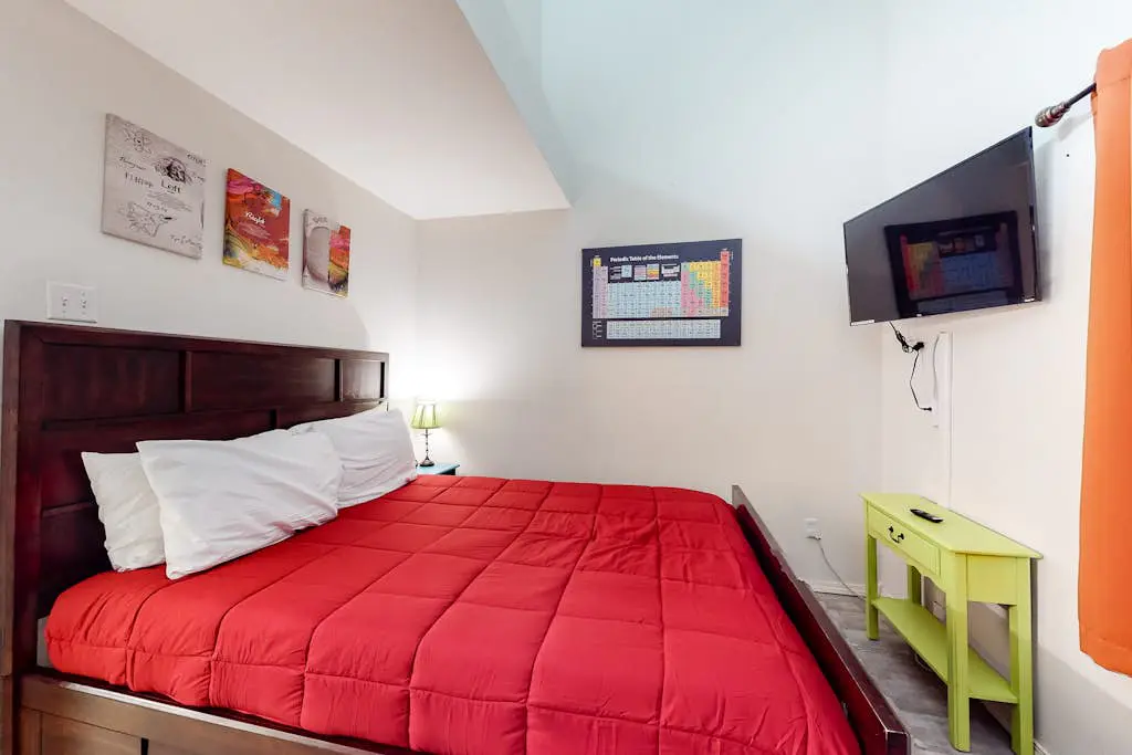 Retro Color Retreat