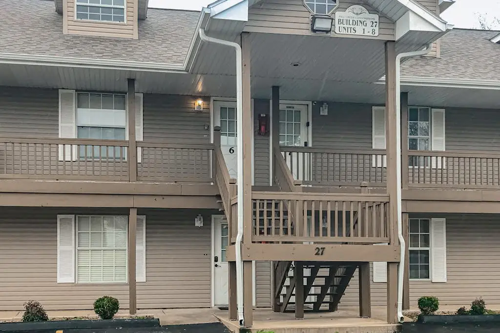Entertainer's Landing - Pets Welcome