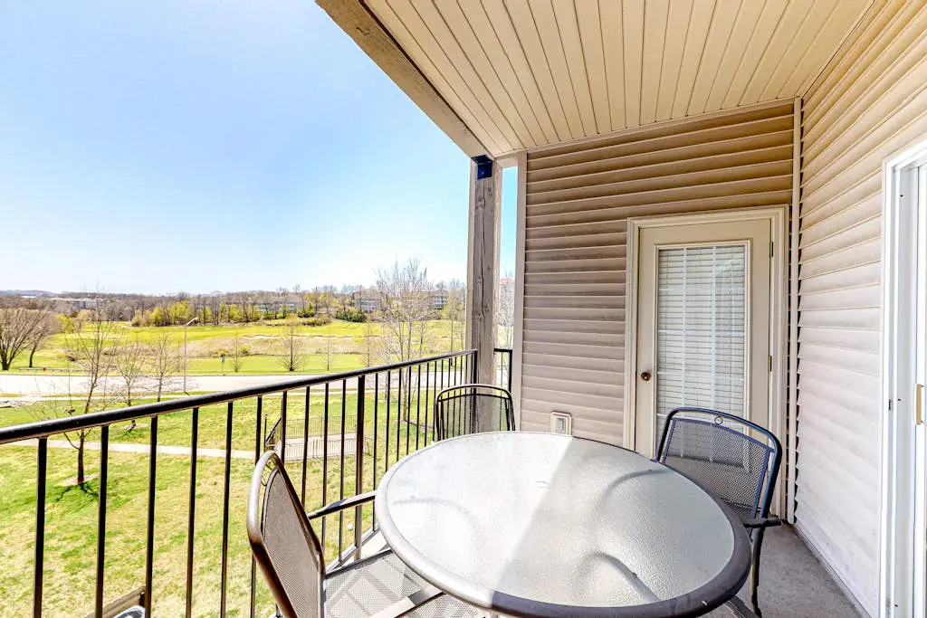 Thousand Hills Condo