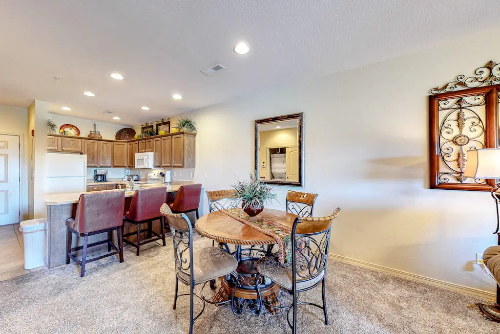 Thousand Hills Condo