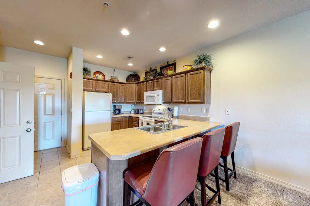 Thousand Hills Condo
