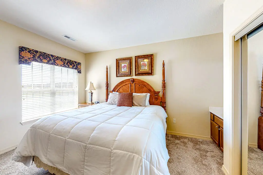 Thousand Hills Condo