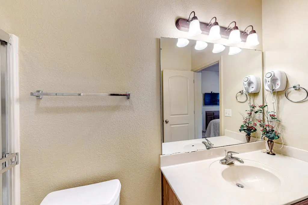 Thousand Hills Condo